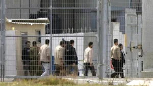 דיווח: ישראל סיכמה עם חמאס על כניסת 5,000 פועלים פלסטינים