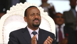 "הושיט ידו לאויב ויזם הסכם": ר"מ אתיופיה זכה בפרס נובל לשלום