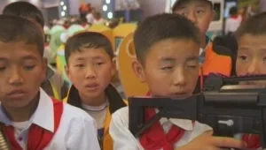 "המנהיג נשלח מגן עדן": הצצה נדירה לקוריאה הצפונית