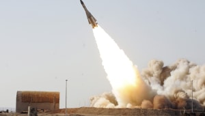 דיווח: משלוח של טילים איראניים הגיע לעיראק; "נערכים לתקיפות"