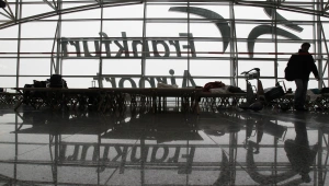 ירי לעבר חיילים אמריקניים בנמל התעופה בפרנקפורט - שניים נהרגו