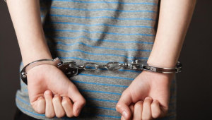 בעקבות דיווח מביה"ח: הורים מפ"ת נעצרו בחשד לפגיעה בבנם התינוק