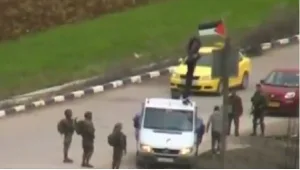 תיעוד: כוח של חטיבת כפיר מוריד דגל פלסטין ליד הכפר לובן א שרקייה