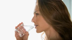 כמה מים בדיוק אנחנו צריכים לשתות ואיזה?