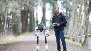 לא טומנים ראשם בחול: הרובוט המהפכני הזה עוצב בהשראת היען