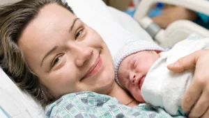 חיים בריא: מהן הסכנות לנשים לאחר לידה?