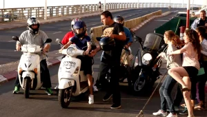חברת השכרת האופנועים תובעת את צלם הפפראצי שהתלונן על ג'סטין ביבר