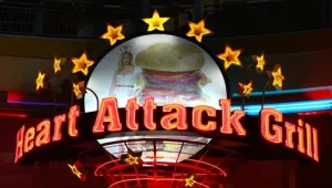 צפו: המבורגר "התקף לב" עם 20 אלף קלוריות