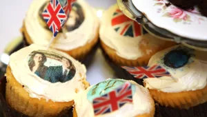 אינגליש קייק • עוגות מעוצבות בהשראת החתונה של הזוג המלכותי