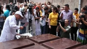 שיא גינס לארמניה: טבלת השוקולד הגדולה בעולם