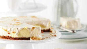 עוגת גבינה עם מרנג לוטוס רך