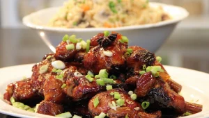מתכון לעוף צלוי בנוסח סיני עם אורז מטוגן