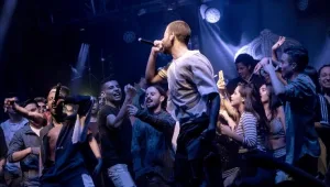 רק עולה: עטר מיינר השיק אלבום עם הופעה אדירה
