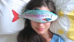 לישון עם דגים: הכרית הזו היא כל מה שאנחנו רוצים לשנה החדשה