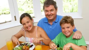 7 כללי זהב להרגלי אכילה נכונים לילדים