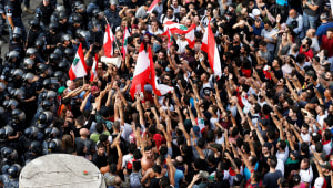 ממחאה על ווטסאפ - למאבק ביוקר המחייה: ההפגנות בלבנון נמשכות
