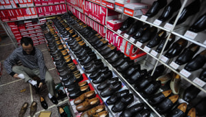 תשכחו מבולים או תקליטים: הישראלים שאוספים מאות זוגות נעליים
