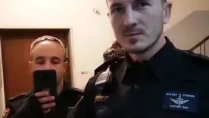 תיעוד: כך נכנסים שוטרים לחיפוש בבית פרטי בגלל עישון ג'וינט