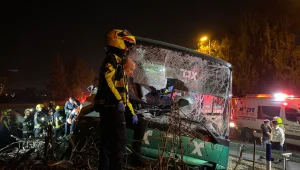 תאונת אוטובוס ליד נתב"ג: ארבעה בני אדם נהרגו בכביש 40