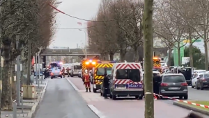 אירוע דקירה בצרפת: אדם נהרג ו-3 נוספים נפצעו; נבדק חשד לטרור