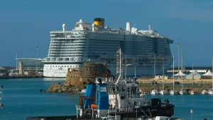עקב חשד לקורונה: 6,000 איש נתקעו על ספינת תענוגות באיטליה