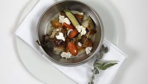 ירקות שרופים על יוגורט-דבש וקרעי לבאנה | המתכון של דניאל גולן