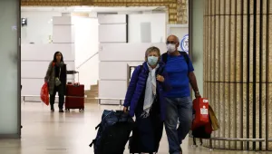 בהלת הקורונה: ישראל אוסרת כניסת נוסעים מיפן ומקוריאה הדרומית