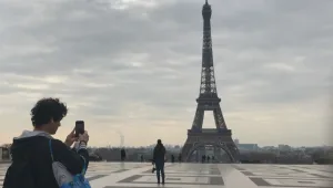 מאפים ונוף אירופאי: סיור וירטואלי בעקבות הסדרה "אמילי בפריז"