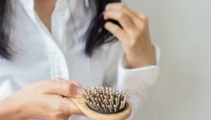 עד כמה תזונה לא מאוזנת יכולה לגרום לנשירת שיער?