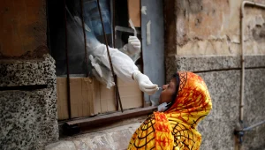 יותר מ-75 אלף נדבקים ביום: הודו שוברת שיאי קורונה חדשים