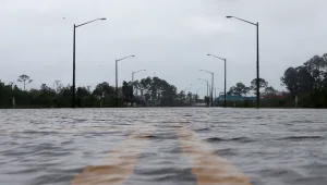 יותר מחצי מיליון נותקו מחשמל: הוריקן סאלי מכה בדרום ארה"ב