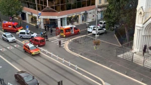 חשד לאירוע טרור בצרפת: שלושה הרוגים מדקירות ליד כנסייה בניס
