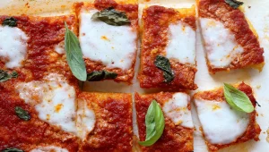 הפיצה של הרמאים: פולנטה מרגריטה מוזהבת ללא גלוטן