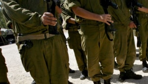 לוחם נפצע אנוש בבסיס בבקעת הירדן; הערכה: נורה ע"י חייל אחר