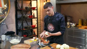 "הייתי מסתבך המון בתור ילד, הבישול עזר לי": האודישן של מייקי סנואו