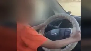 תיעוד מטריד- ילד בן 4 נוהג ברכב בפזורה הבדואית בנגב
