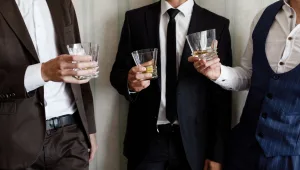 לקראת עונת החתונות: 10 המשקאות האלכוהוליים עם הקלוריות הכי נמוכות