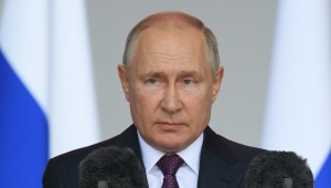 רוסיה: הנשיא פוטין נכנס לבידוד לאחר שנחשף לחולים מאומתים