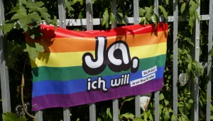 שווייץ: רוב גדול במשאל העם בעד נישואים חד מיניים