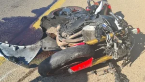 תוך שעות ספורות: שני רוכבי אופנוע נהרגו בתאונות דרכים