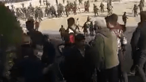מחאות אלימות באיראן: הרוגה בעימותים בין המשטרה למפגינים