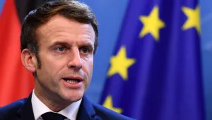 "תתחפפו": נשיא צרפת עולה מדרגה נגד הלא-מחוסנים