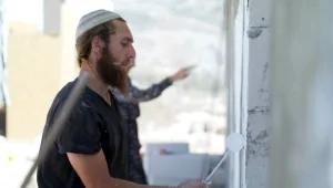 "בונים בארץ ישראל, אין יותר נורמלי מזה": צופית מצטרפת לנוער הגבעות באביתר
