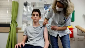 המומחים המליצו: חיסון רביעי לאוכולוסיה מעל גיל 18