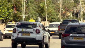 הנהג הישראלי שהפך את המונית שלו לרכב מרוצים, ומשתתף בתחרויות הגדולות בעולם