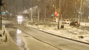 הסופה "אלפיס" בשיאה: שלג החל לרדת בירושלים