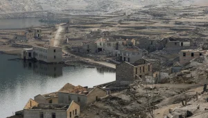 לאחר 30 שנה מתחת למים: כפר ספרדי נחשף בעקבות הבצורת • צפו
