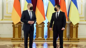 נשיא אוקראינה במסר לרוסיה: "שואפים להיות בנאט"ו, אבל זו לא מטרה מוחלטת"