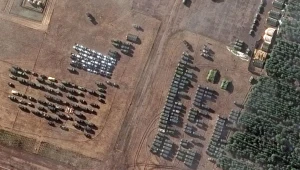 הפלישה הרוסית לאוקראינה: טנקים בפאתי דונייצק, זלנסקי הודיע על גיוס מילואים