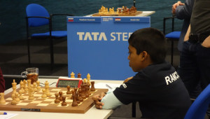ילד הפלא מהודו: בן 16 ניצח את אלוף העולם בשחמט